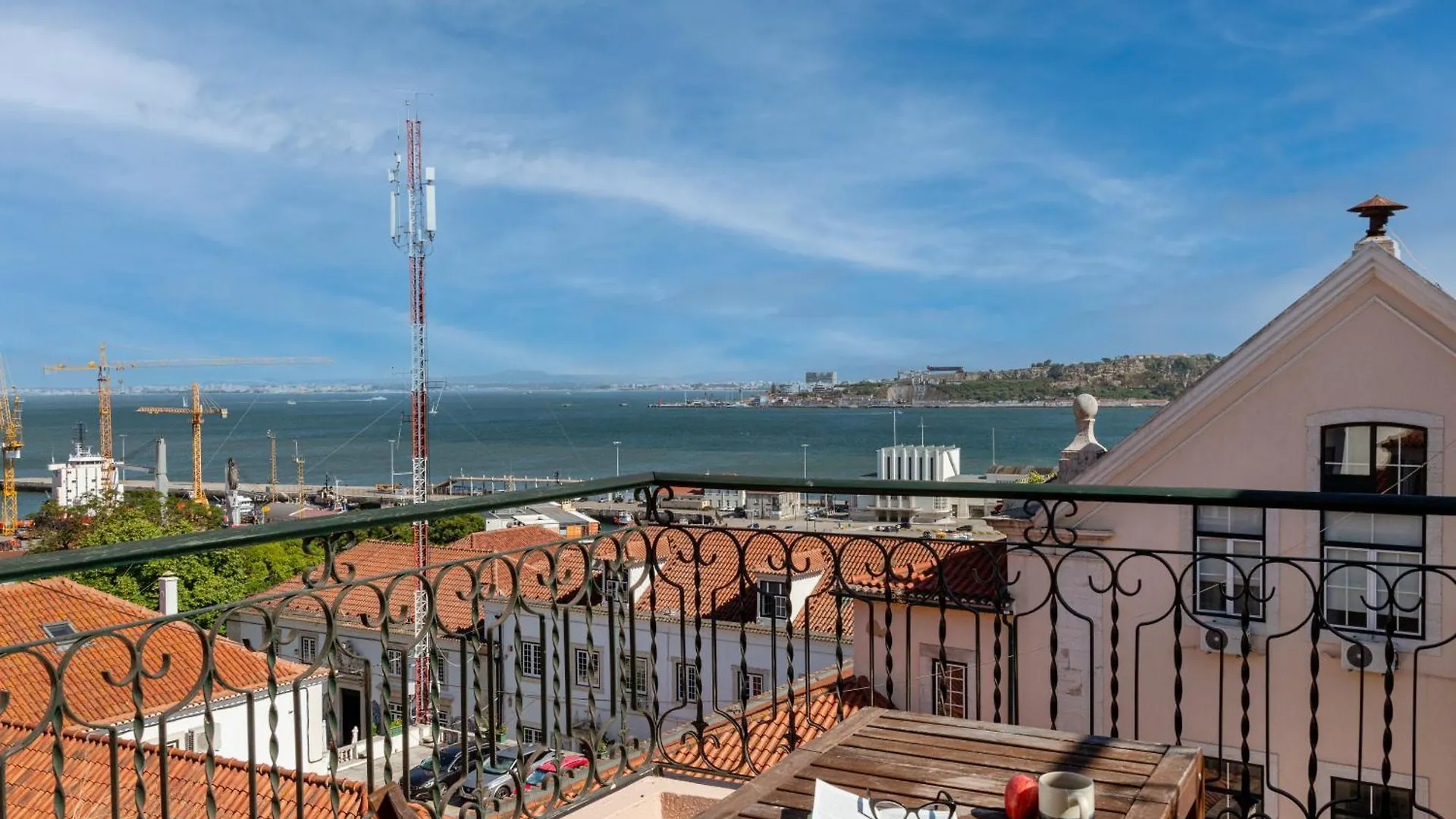 Apartment Arriaga River Views II Lisbon